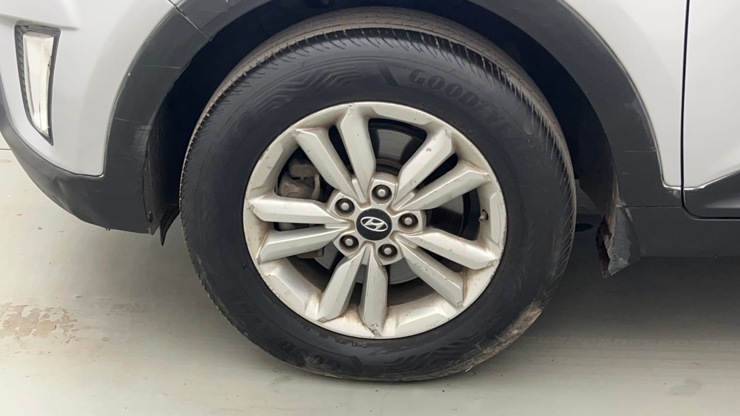 Used 2017 Hyundai Creta 1.6 SX Plus Petrol Petrol Manual tyres LEFT FRONT TYRE RIM VIEW