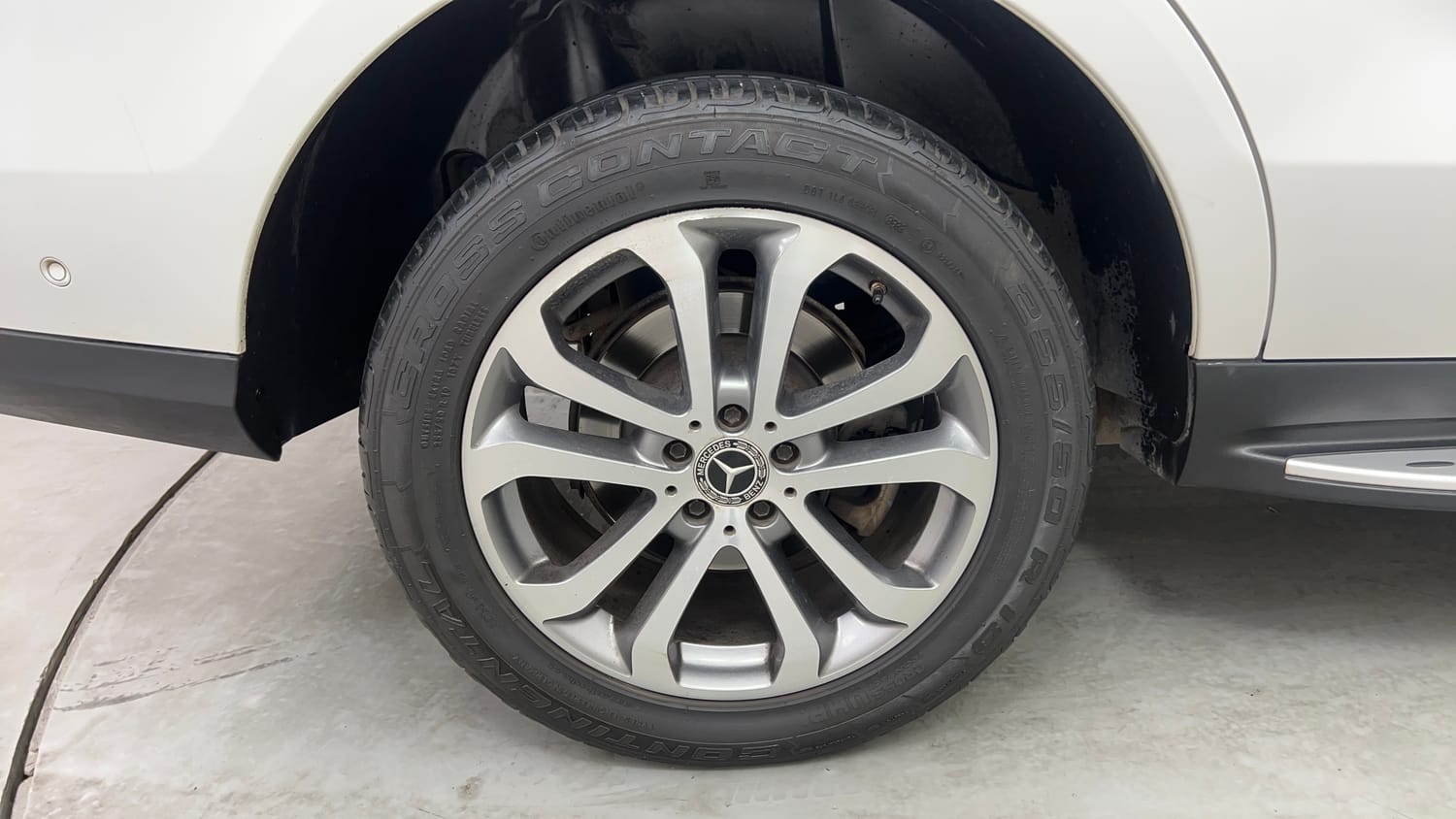 Used 2019 Mercedes-Benz GLE 250 d Diesel Automatic tyres RIGHT REAR TYRE RIM VIEW