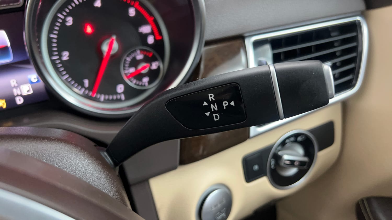 Used 2019 Mercedes-Benz GLE 250 d Diesel Automatic interior GEAR  KNOB VIEW