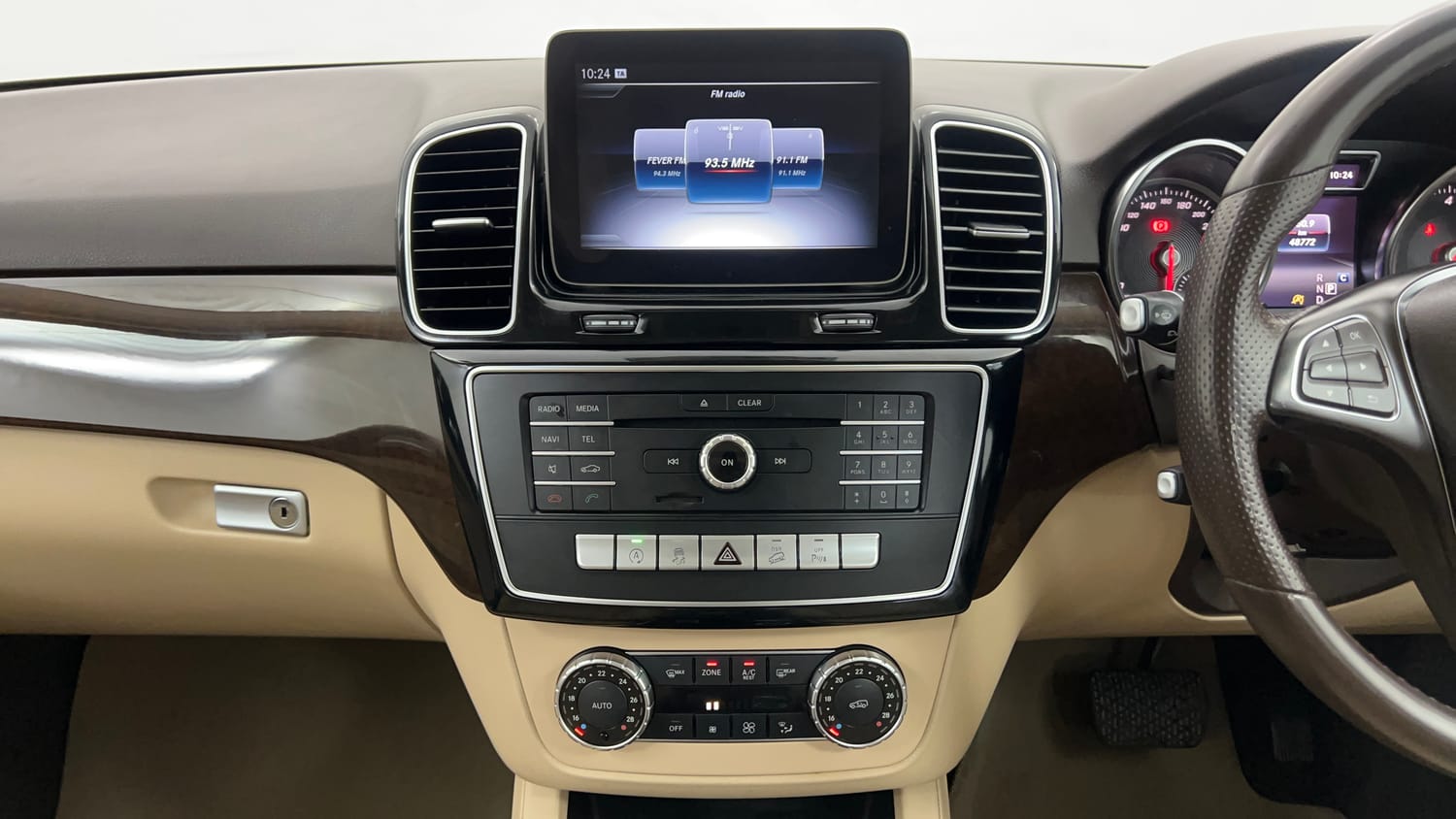 Used 2019 Mercedes-Benz GLE 250 d Diesel Automatic interior MUSIC SYSTEM & AC CONTROL VIEW