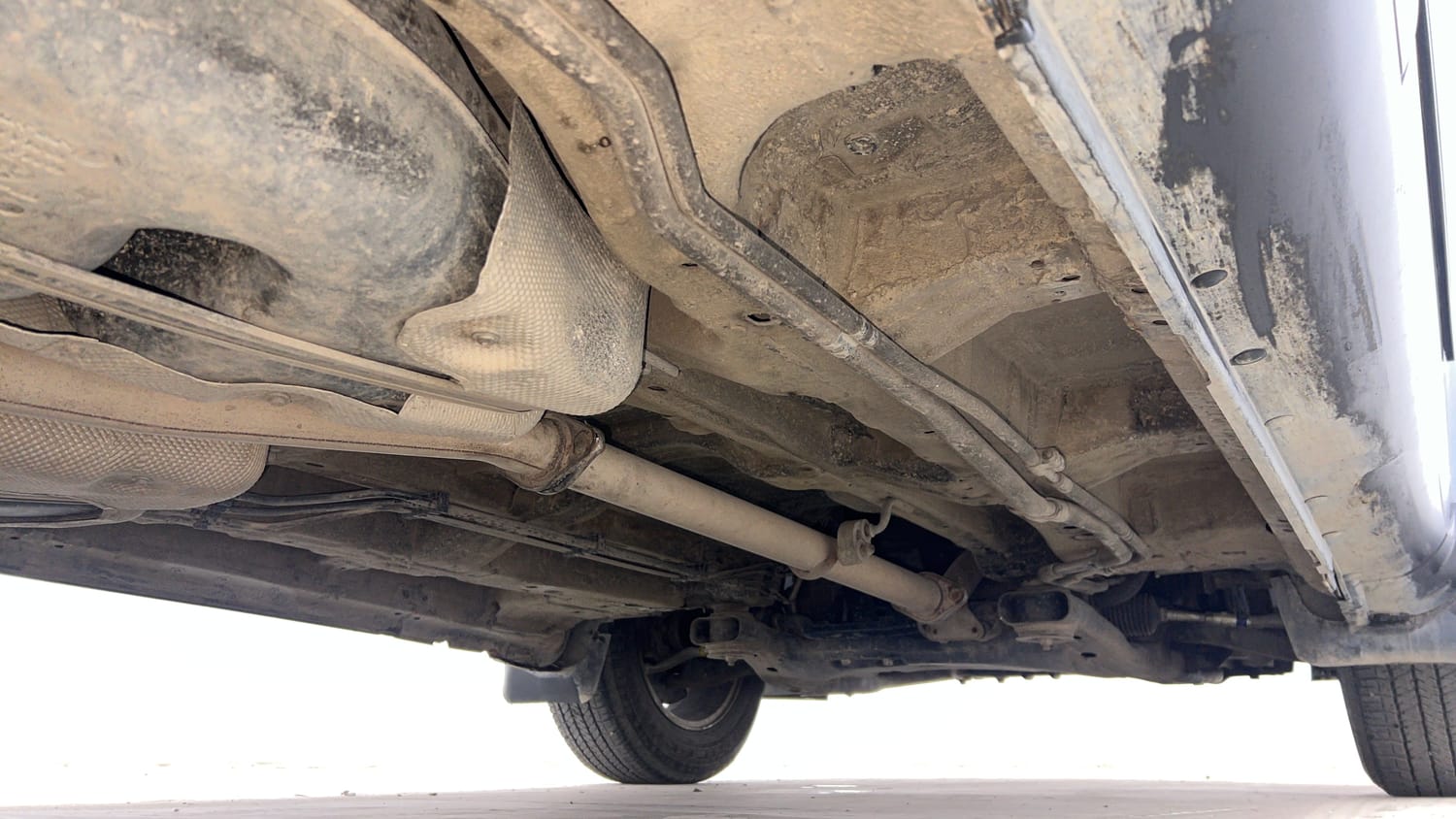 Used 2016 Mahindra XUV500 W10 Diesel Manual extra REAR RIGHT UNDERBODY VIEW