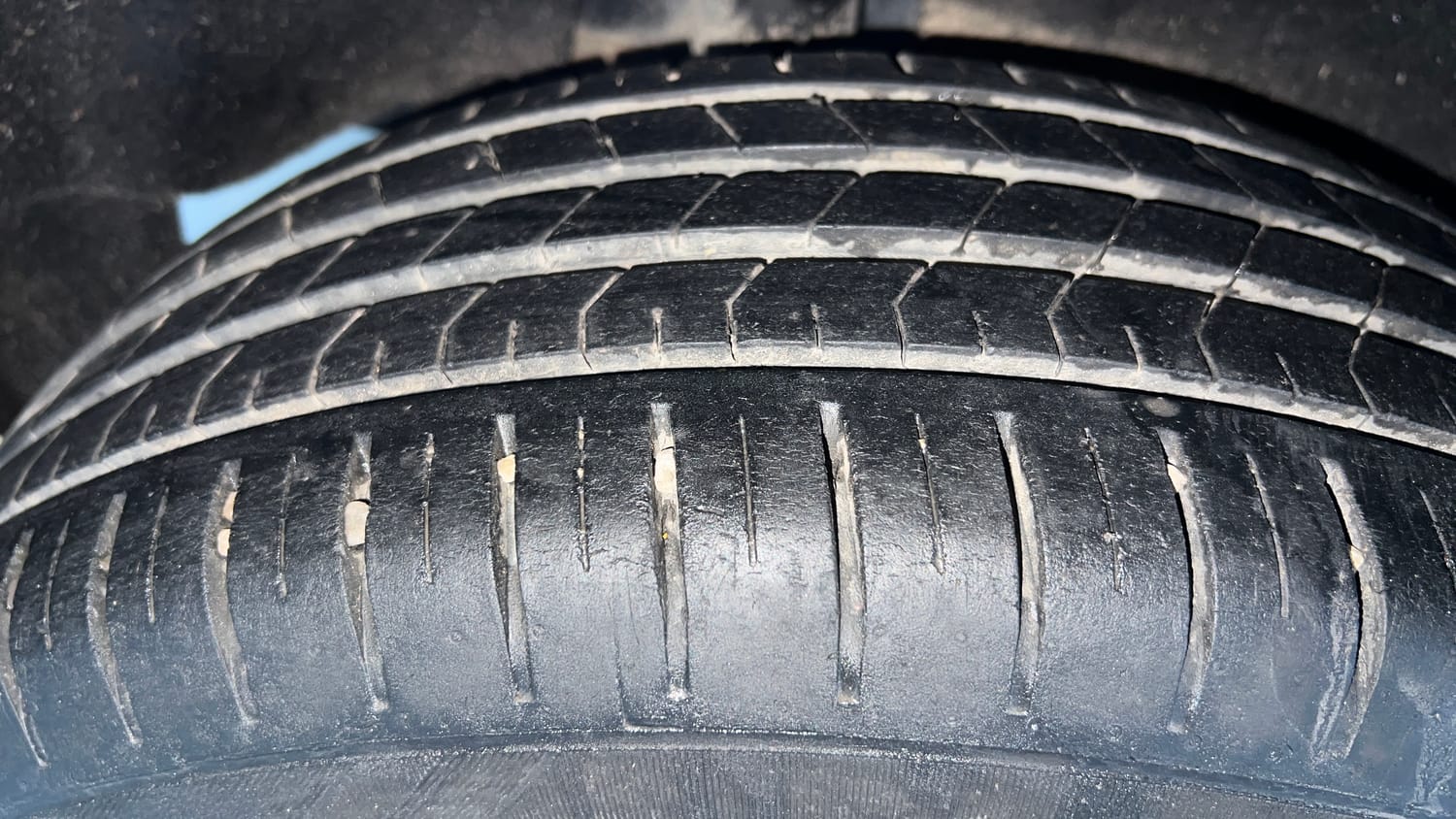 Used 2020 Maruti Suzuki Baleno Zeta Petrol Manual tyres RIGHT REAR TYRE TREAD VIEW