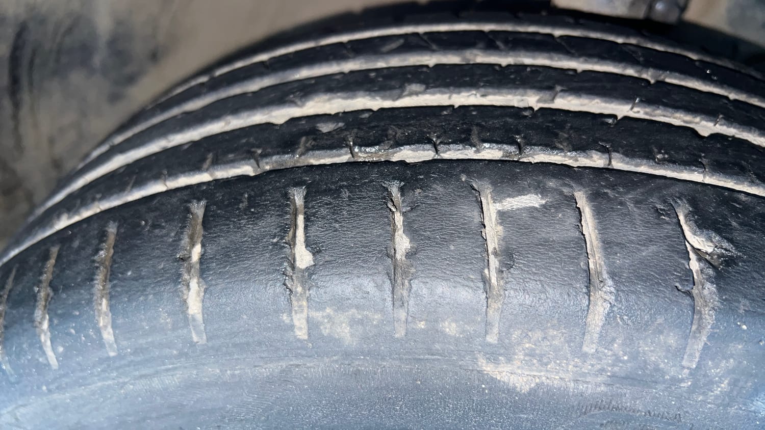 Used 2020 Maruti Suzuki Baleno Zeta Petrol Manual tyres RIGHT FRONT TYRE TREAD VIEW