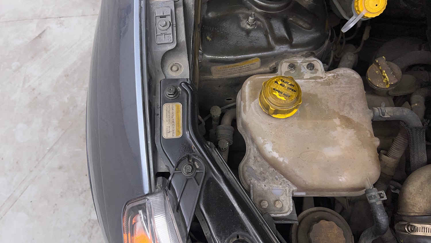 Used 2016 Mahindra XUV500 W10 Diesel Manual engine ENGINE RIGHT SIDE VIEW
