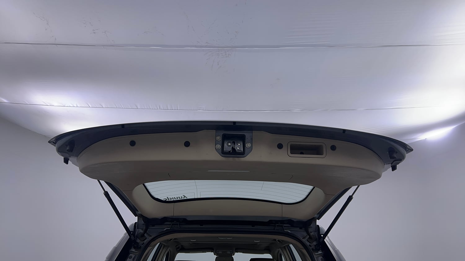 Used 2016 Mahindra XUV500 W10 Diesel Manual interior DICKY DOOR OPEN VIEW