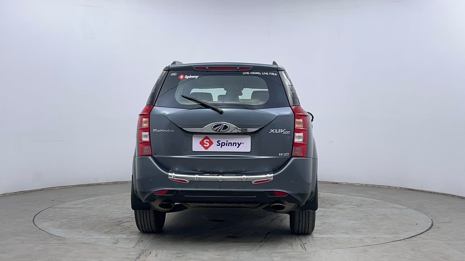 Used 2016 Mahindra XUV500 W10 Diesel Manual exterior BACK VIEW