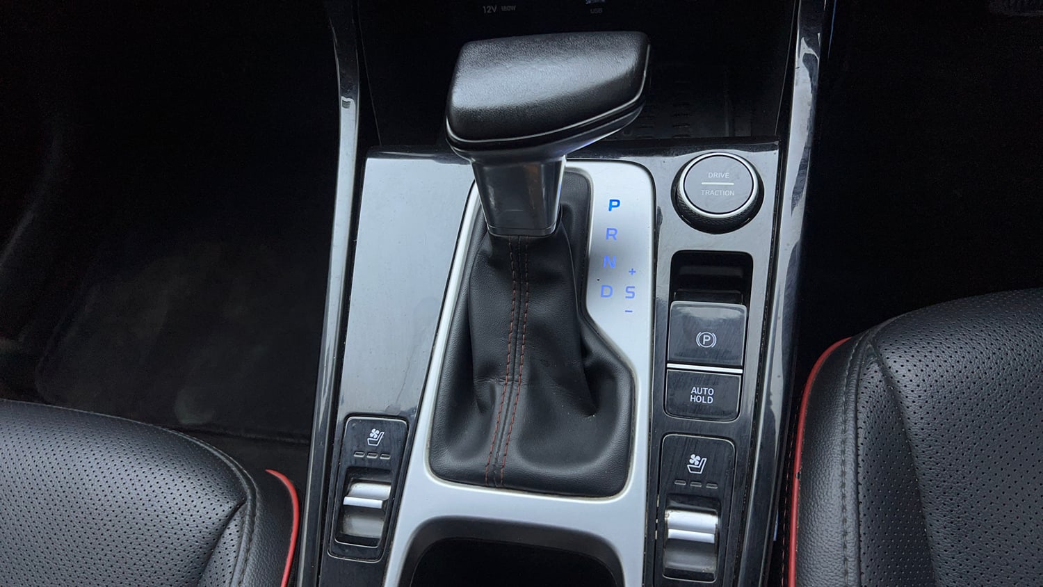 Used 2023 Hyundai Creta SX (O) 1.5 Diesel Automatic knight Diesel Automatic interior GEAR  KNOB VIEW