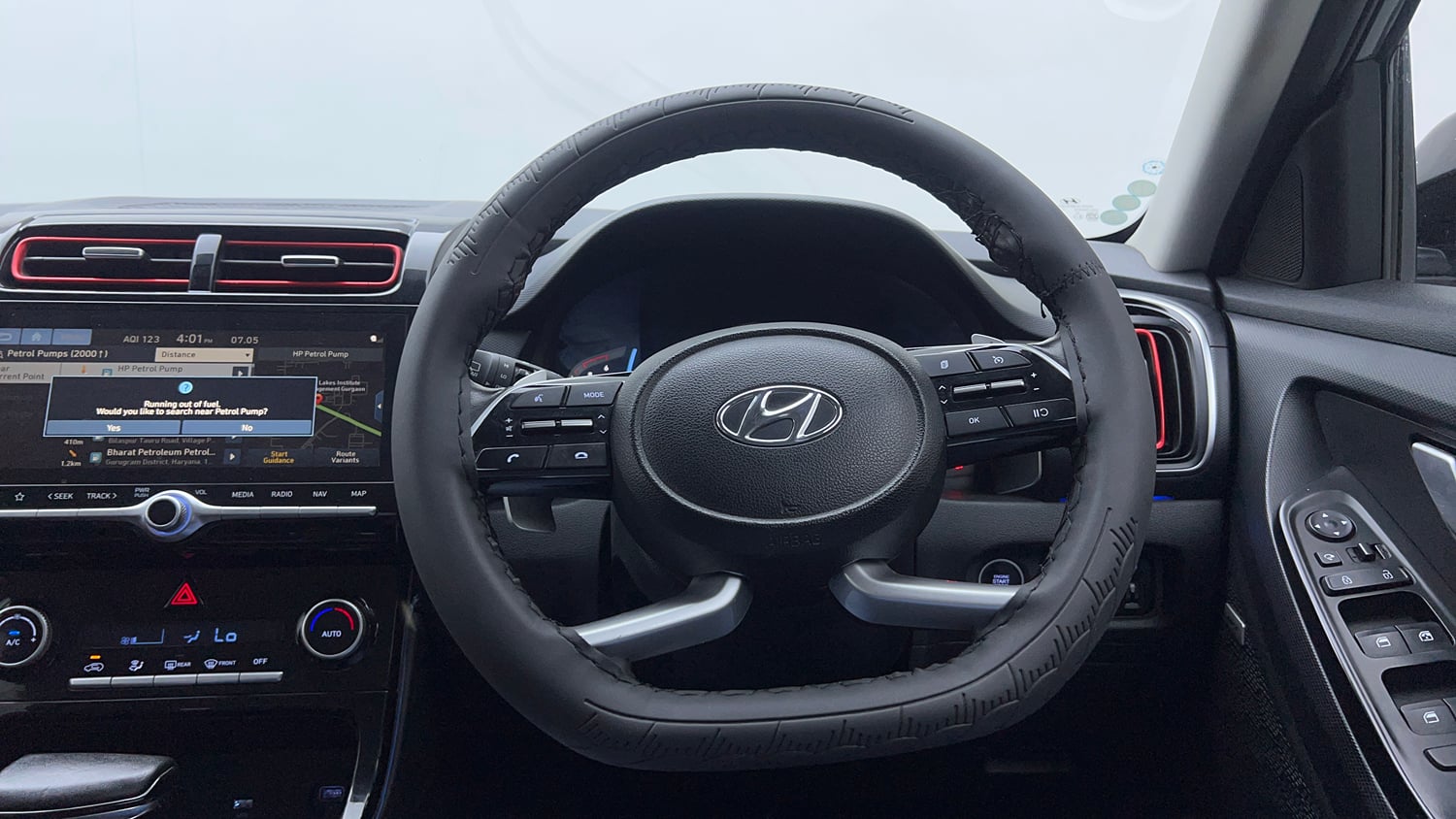 Used 2023 Hyundai Creta SX (O) 1.5 Diesel Automatic knight Diesel Automatic interior STEERING VIEW