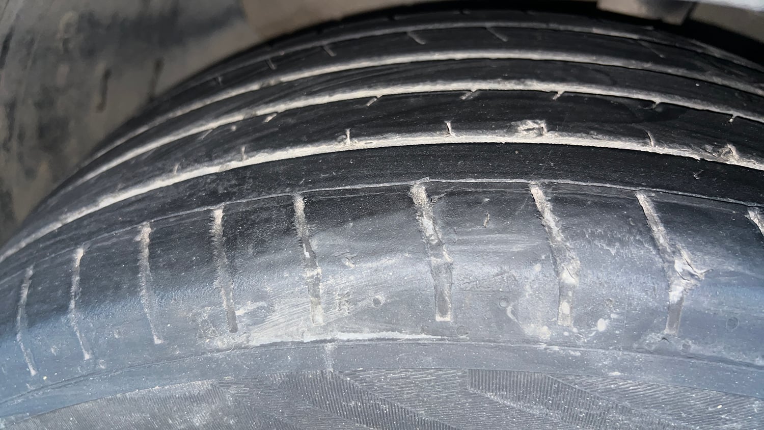 Used 2023 Hyundai Creta SX (O) 1.5 Diesel Automatic knight Diesel Automatic tyres LEFT FRONT TYRE TREAD VIEW