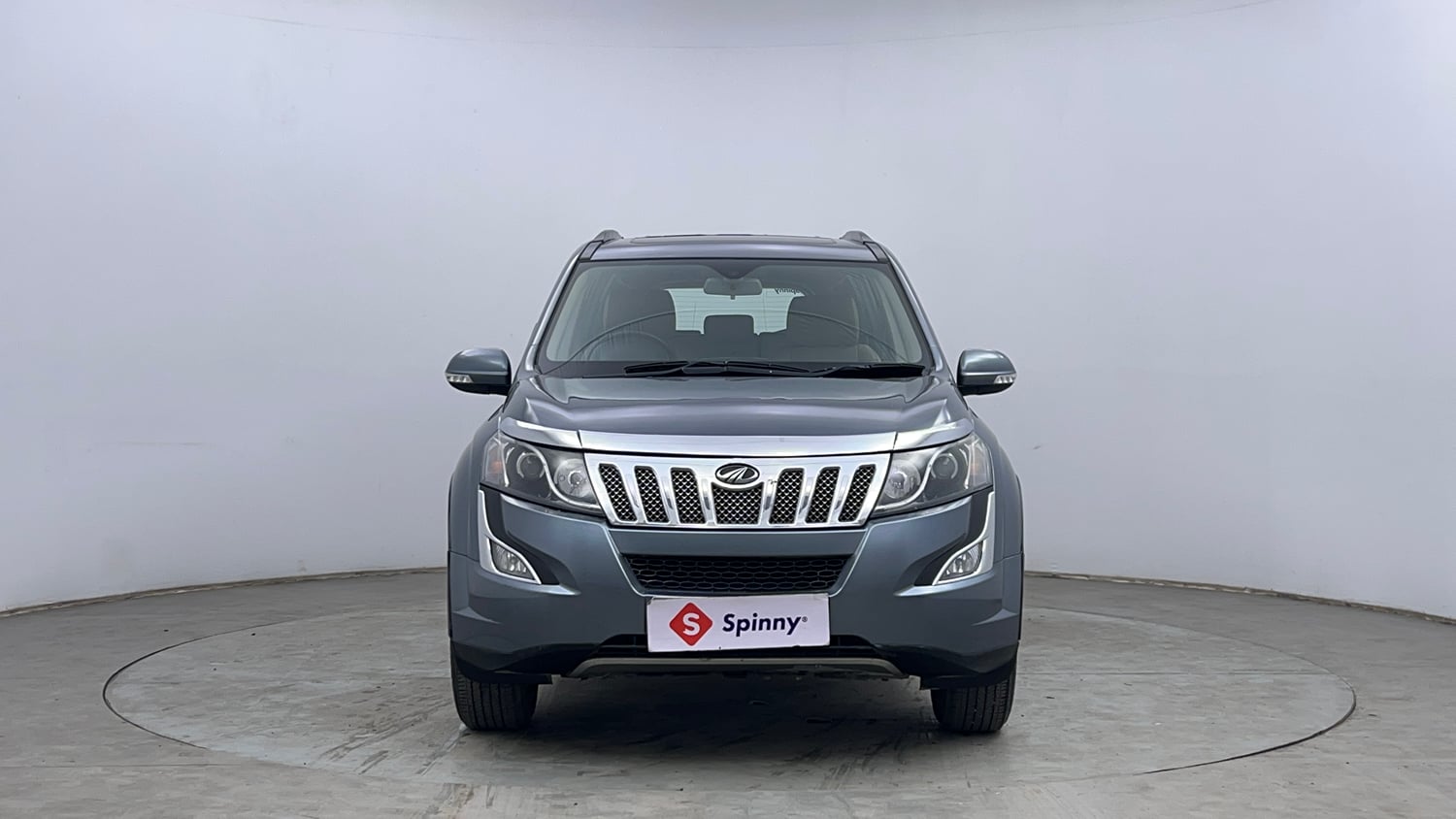 Used 2016 Mahindra XUV500 W10 Diesel Manual exterior FRONT VIEW