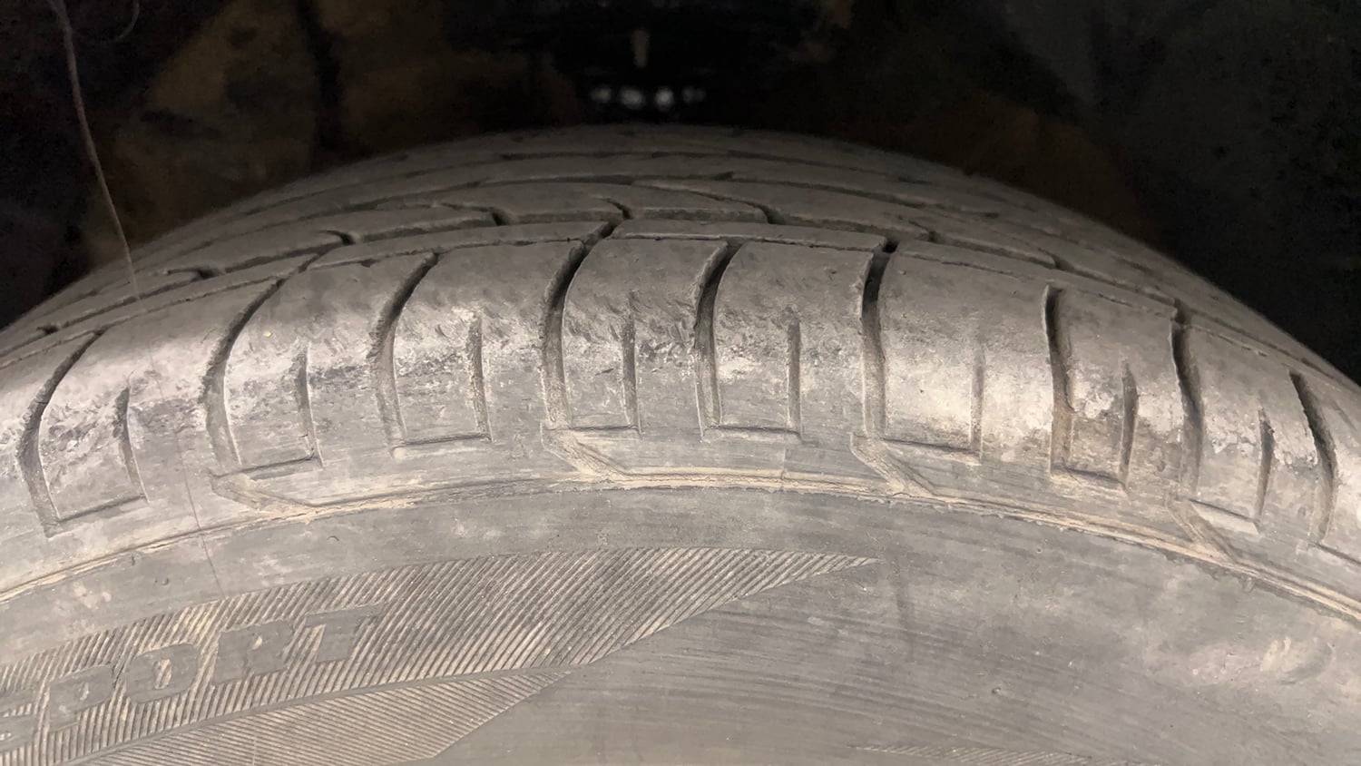 Used 2023 Mahindra XUV 300 W8 (O) 1.2 Petrol AMT Petrol Automatic tyres LEFT FRONT TYRE TREAD VIEW
