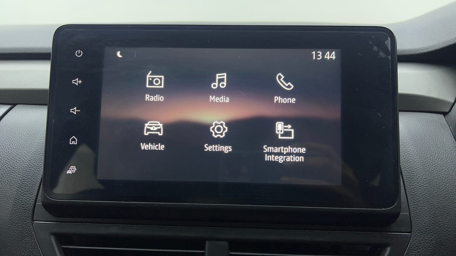 Used 2021 Renault Kiger RXZ 1.0 Turbo MT Petrol Manual top_features Integrated (in-dash) music system