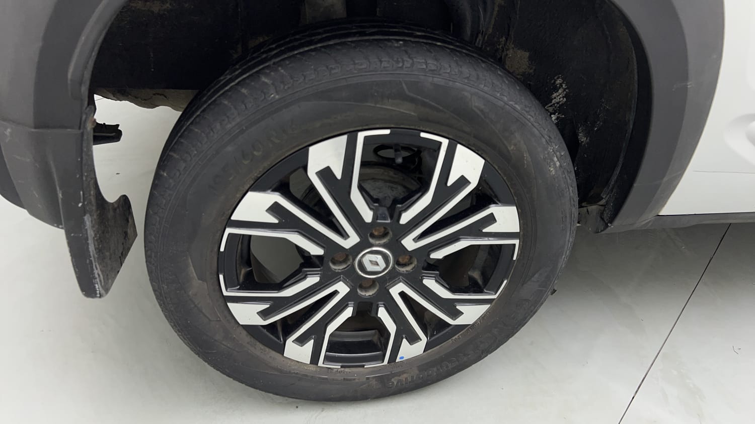 Used 2021 Renault Kiger RXZ 1.0 Turbo MT Petrol Manual tyres RIGHT REAR TYRE RIM VIEW