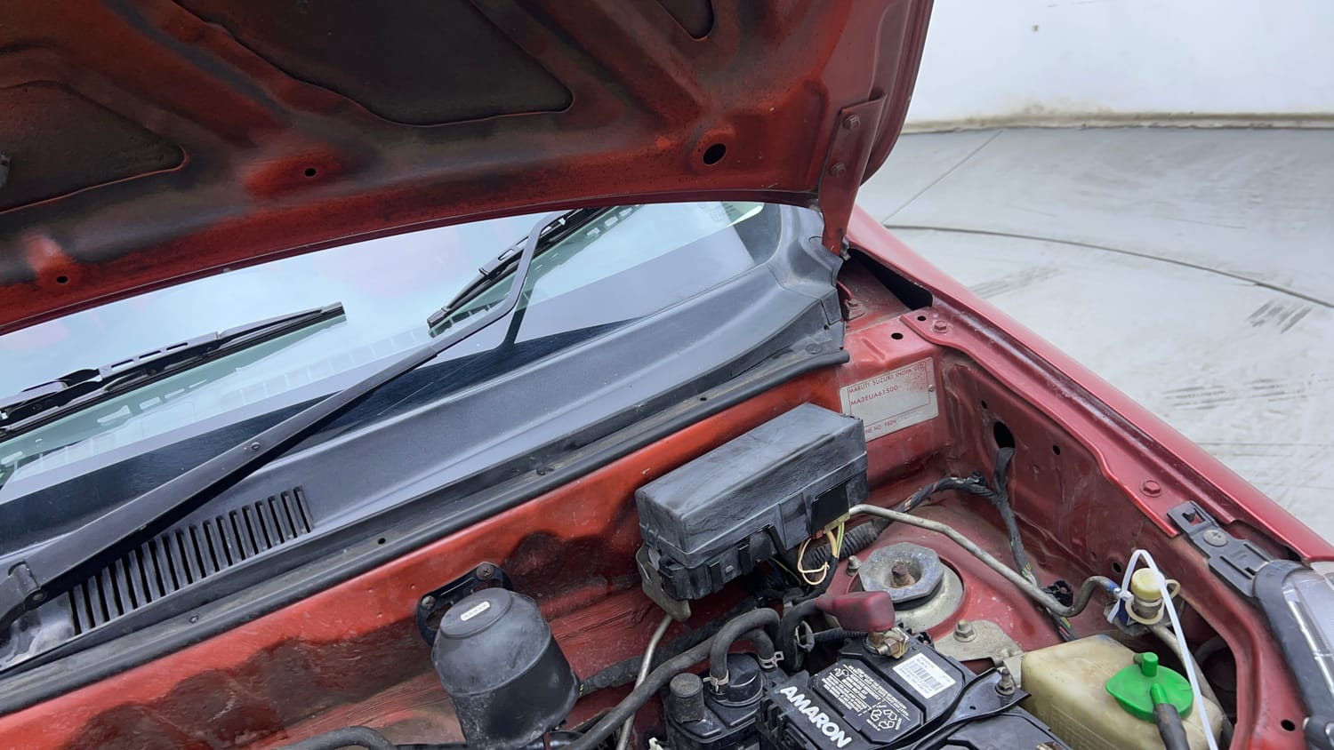 Used 2016 Maruti Suzuki Alto 800 LXi Petrol Manual engine ENGINE LEFT SIDE HINGE & APRON VIEW