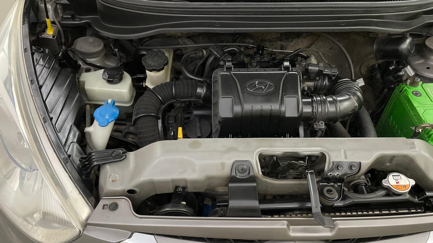 Used 2013 Hyundai Eon Magna Petrol Manual engine ENGINE RIGHT SIDE VIEW