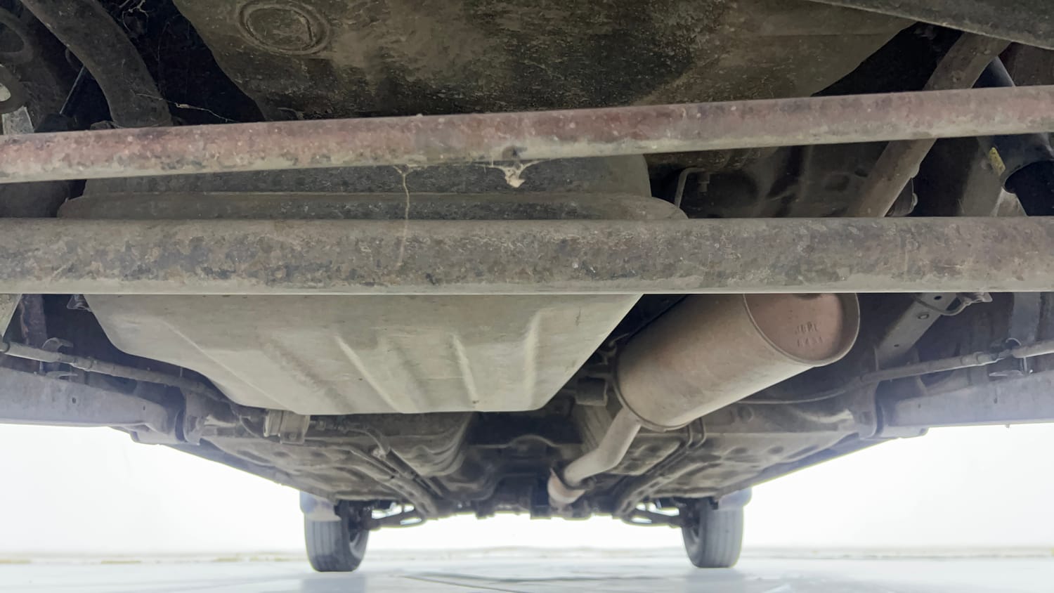 Used 2016 Maruti Suzuki Alto 800 LXi Petrol Manual extra REAR UNDERBODY VIEW (TAKEN FROM REAR)