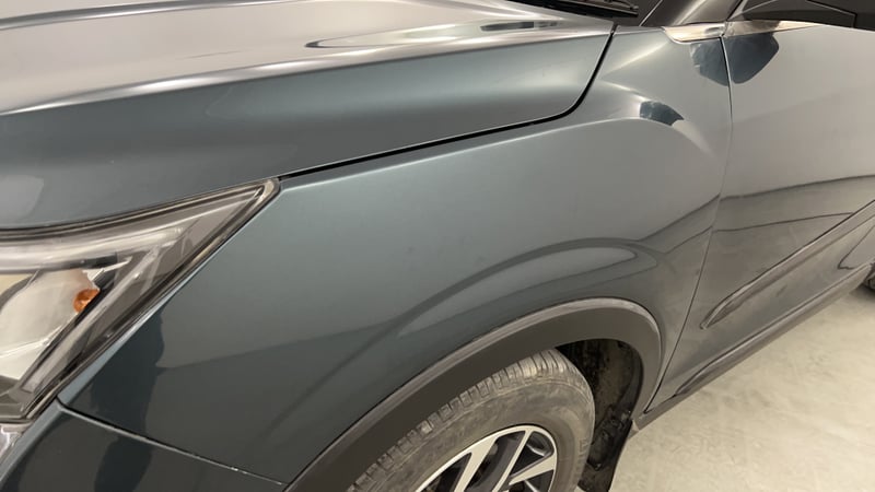 Used 2023 Mahindra XUV 300 W8 (O) 1.2 Petrol AMT Petrol Automatic dents MINOR SCRATCH