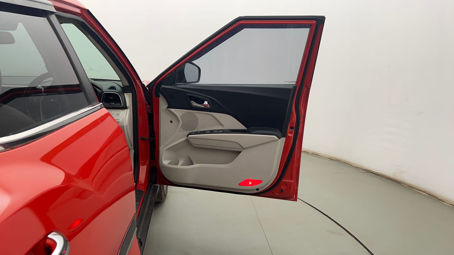 Used 2020 Mahindra XUV 300 W8 1.2 Petrol Petrol Manual interior RIGHT FRONT DOOR OPEN VIEW