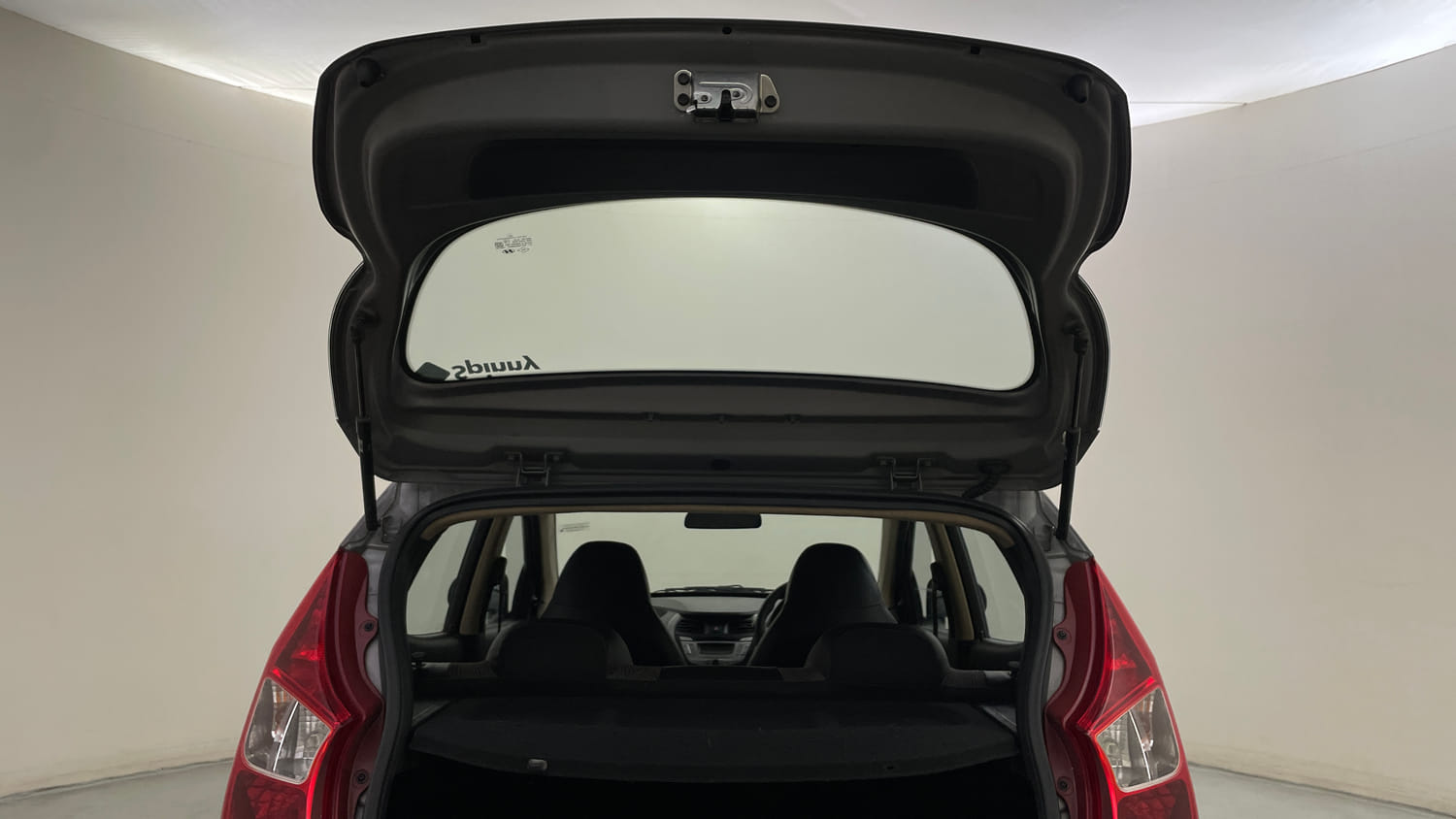 Used 2013 Hyundai Eon Magna Petrol Manual interior DICKY DOOR OPEN VIEW