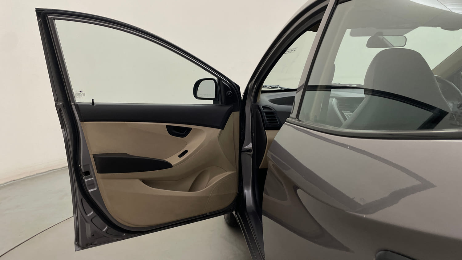 Used 2013 Hyundai Eon Magna Petrol Manual interior LEFT FRONT DOOR OPEN VIEW