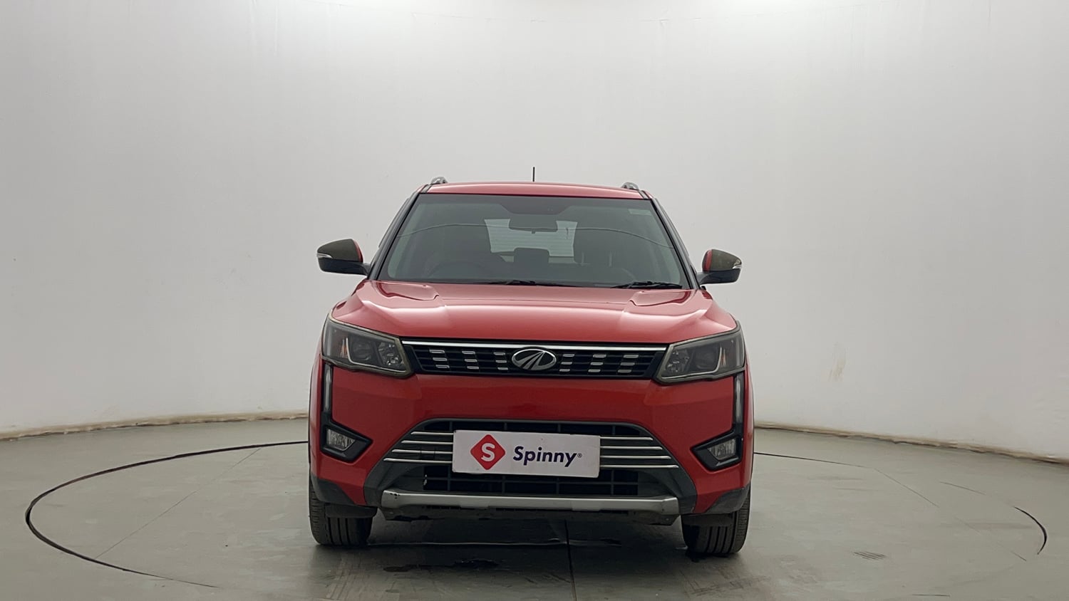Used 2020 Mahindra XUV 300 W8 1.2 Petrol Petrol Manual exterior FRONT VIEW