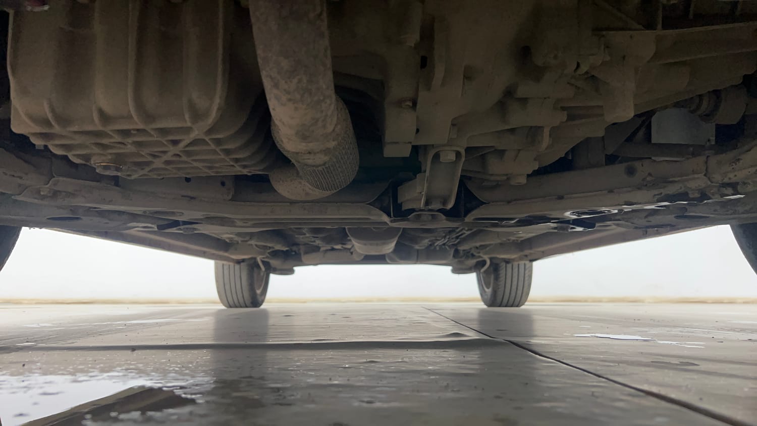 Used 2020 Mahindra XUV 300 W8 1.2 Petrol Petrol Manual extra FRONT LEFT UNDERBODY VIEW