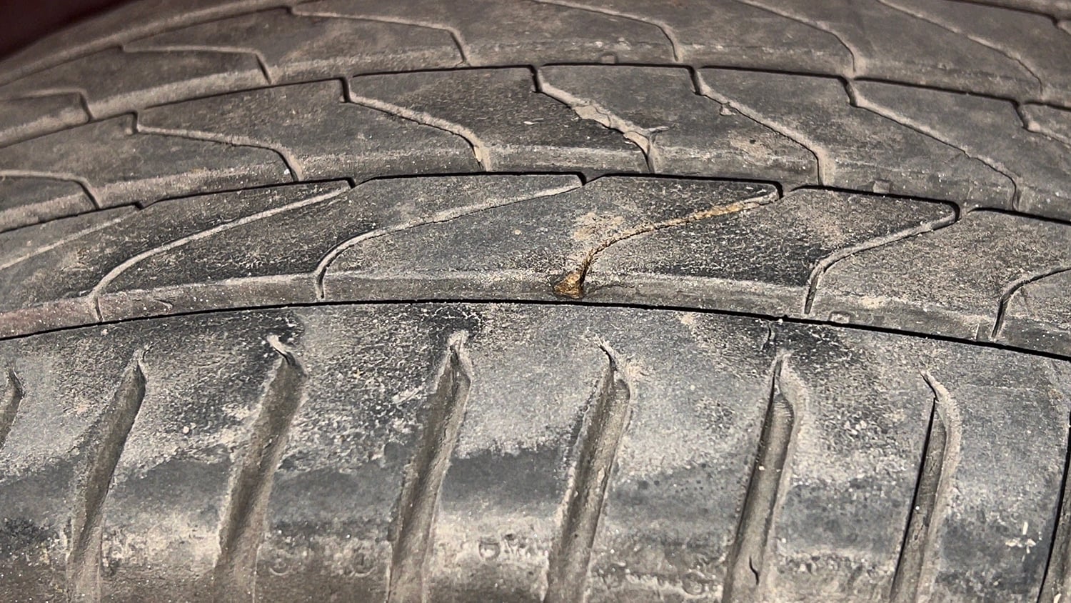 Used 2018 Volkswagen Polo Comfortline 1.5L (D) Diesel Manual tyres LEFT REAR TYRE TREAD VIEW