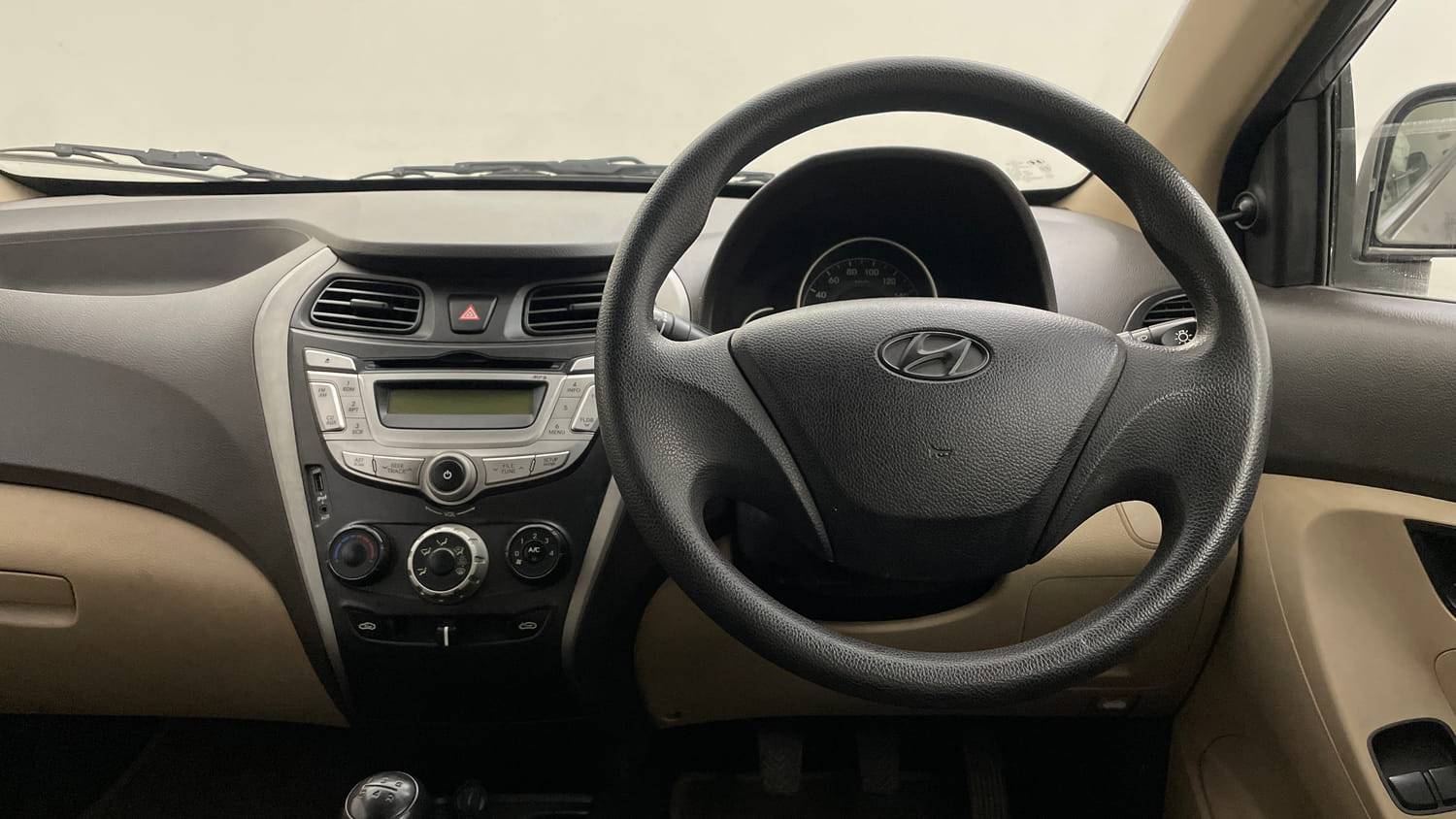 Used 2013 Hyundai Eon Magna Petrol Manual interior STEERING VIEW