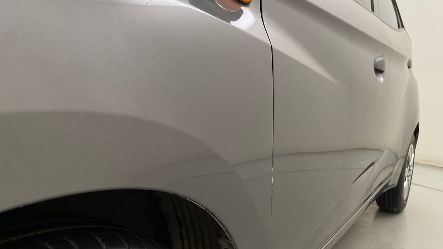 Used 2013 Hyundai Eon Magna Petrol Manual dents MINOR DENT
