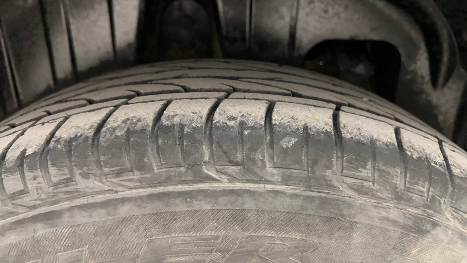 Used 2023 Mahindra XUV 300 W8 (O) 1.2 Petrol AMT Petrol Automatic tyres RIGHT REAR TYRE TREAD VIEW