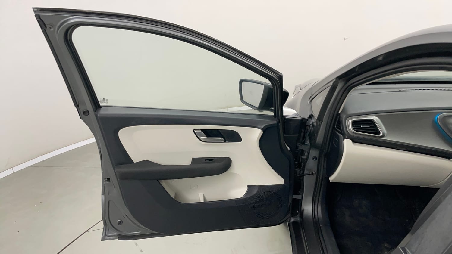Used 2022 Tata Altroz XZ Plus Diesel Diesel Manual interior LEFT FRONT DOOR OPEN VIEW