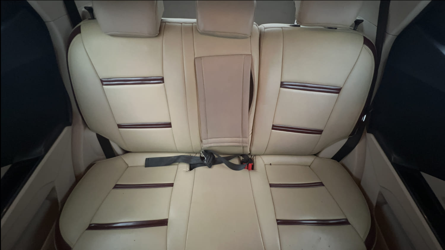 Used 2020 Mahindra XUV 300 W8 1.2 Petrol Petrol Manual interior REAR SEAT CONDITION VIEW