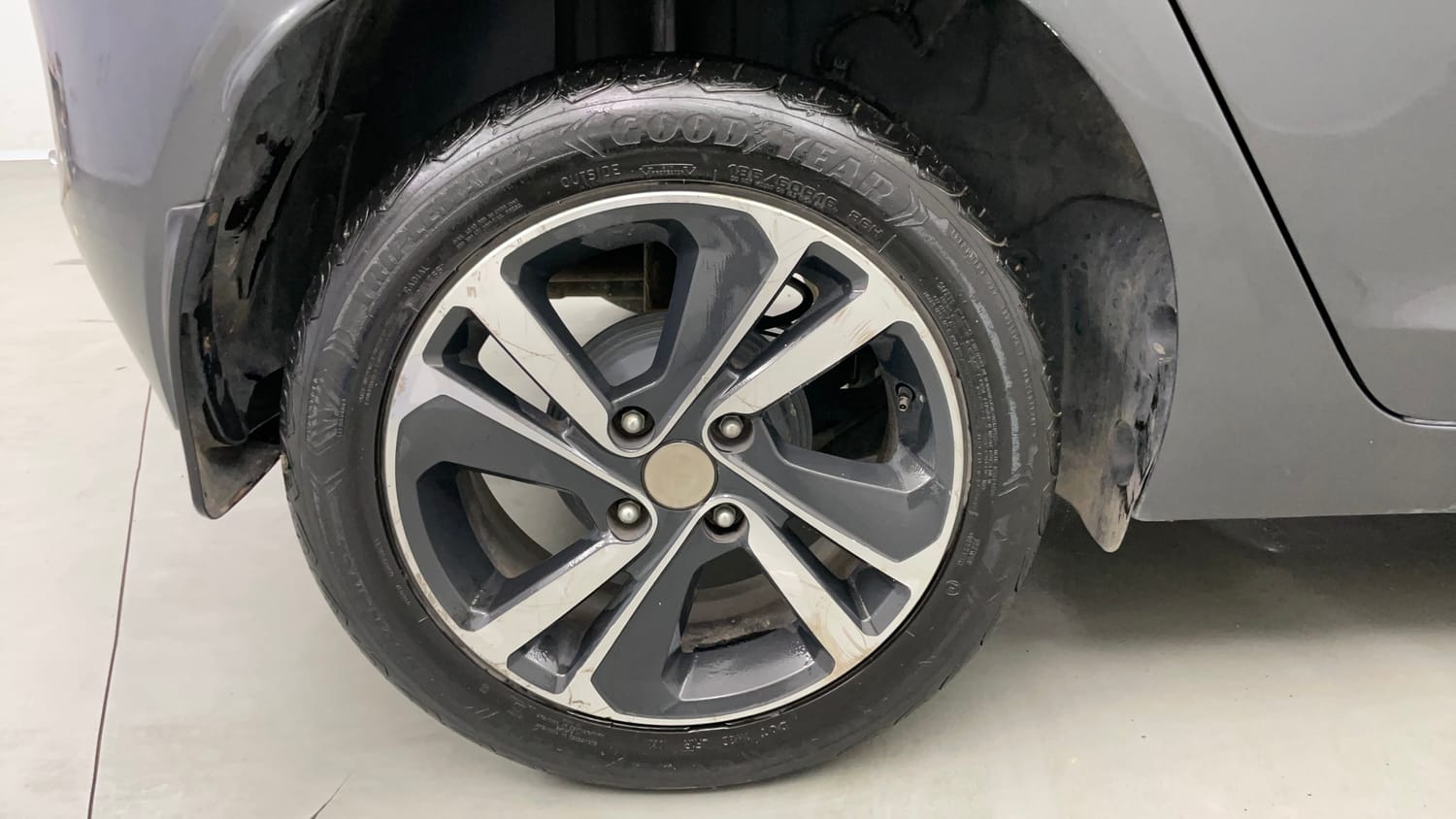 Used 2022 Tata Altroz XZ Plus Diesel Diesel Manual tyres RIGHT REAR TYRE RIM VIEW