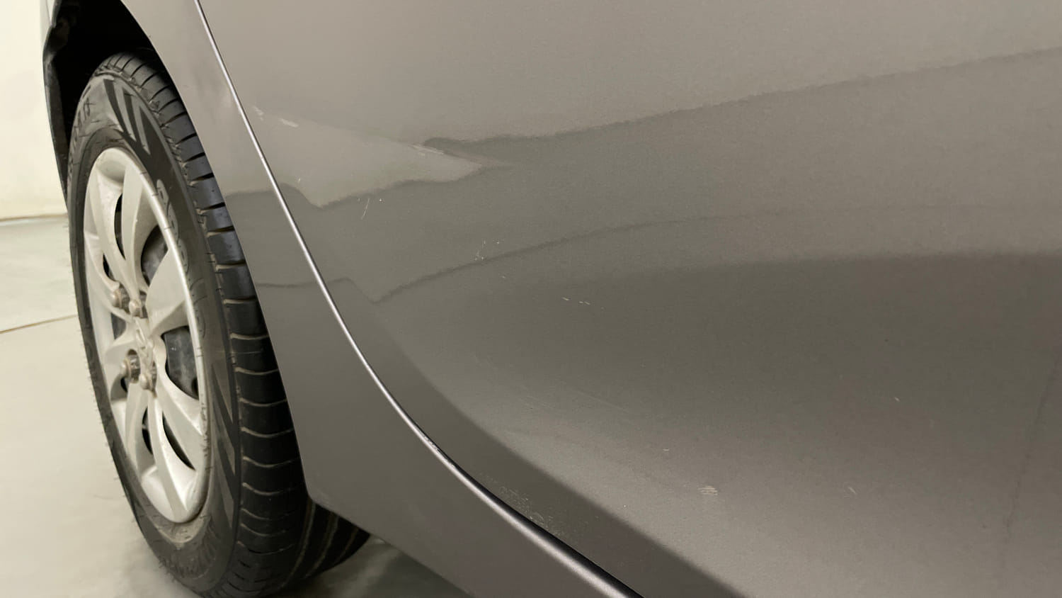 Used 2013 Hyundai Eon Magna Petrol Manual dents MINOR SCRATCH