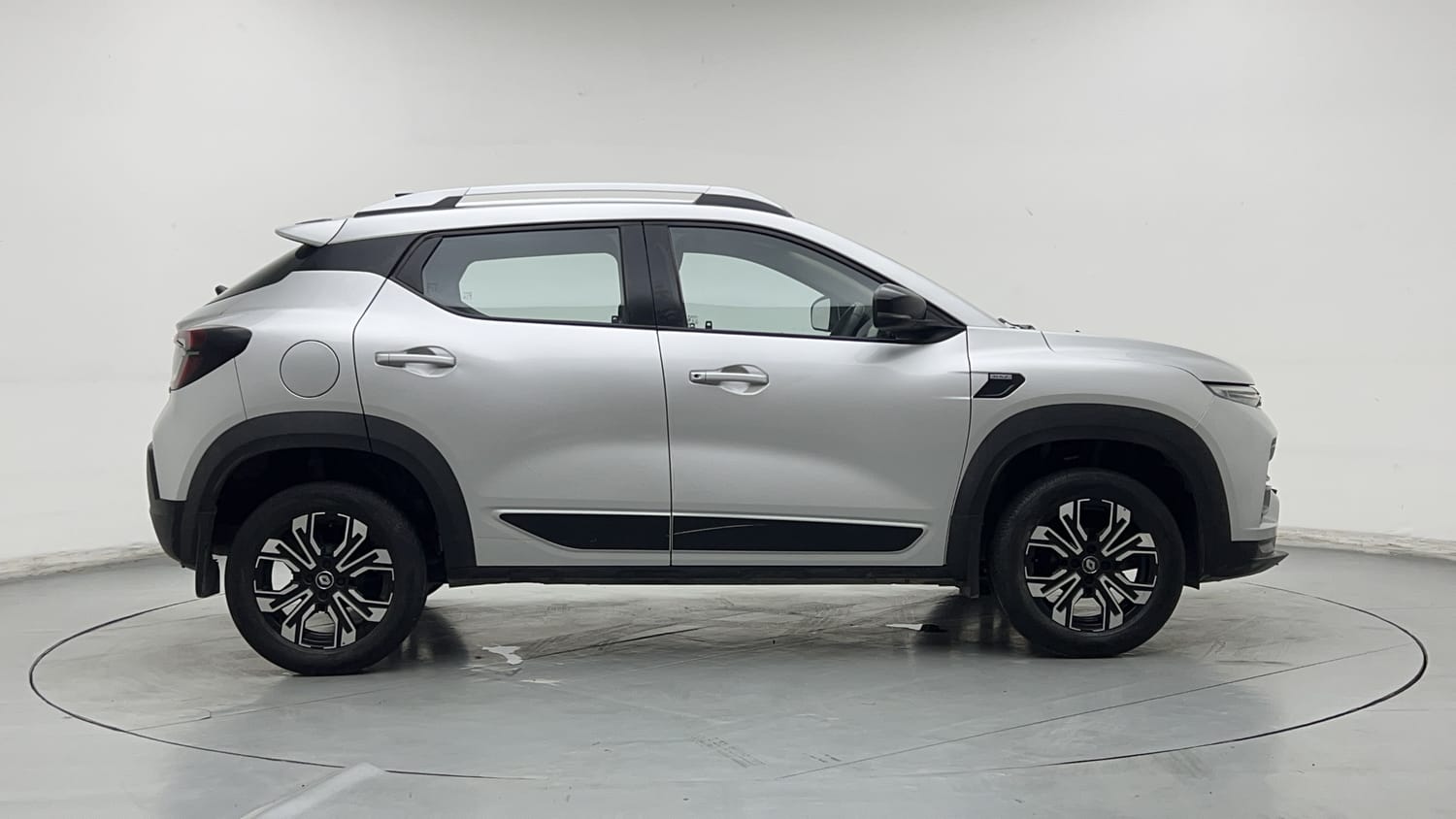 Used 2021 Renault Kiger RXZ 1.0 Turbo MT Petrol Manual exterior RIGHT SIDE VIEW