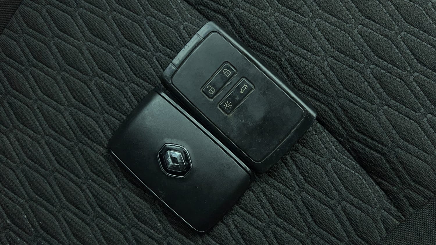 Used 2021 Renault Kiger RXZ 1.0 Turbo MT Petrol Manual extra CAR KEY VIEW