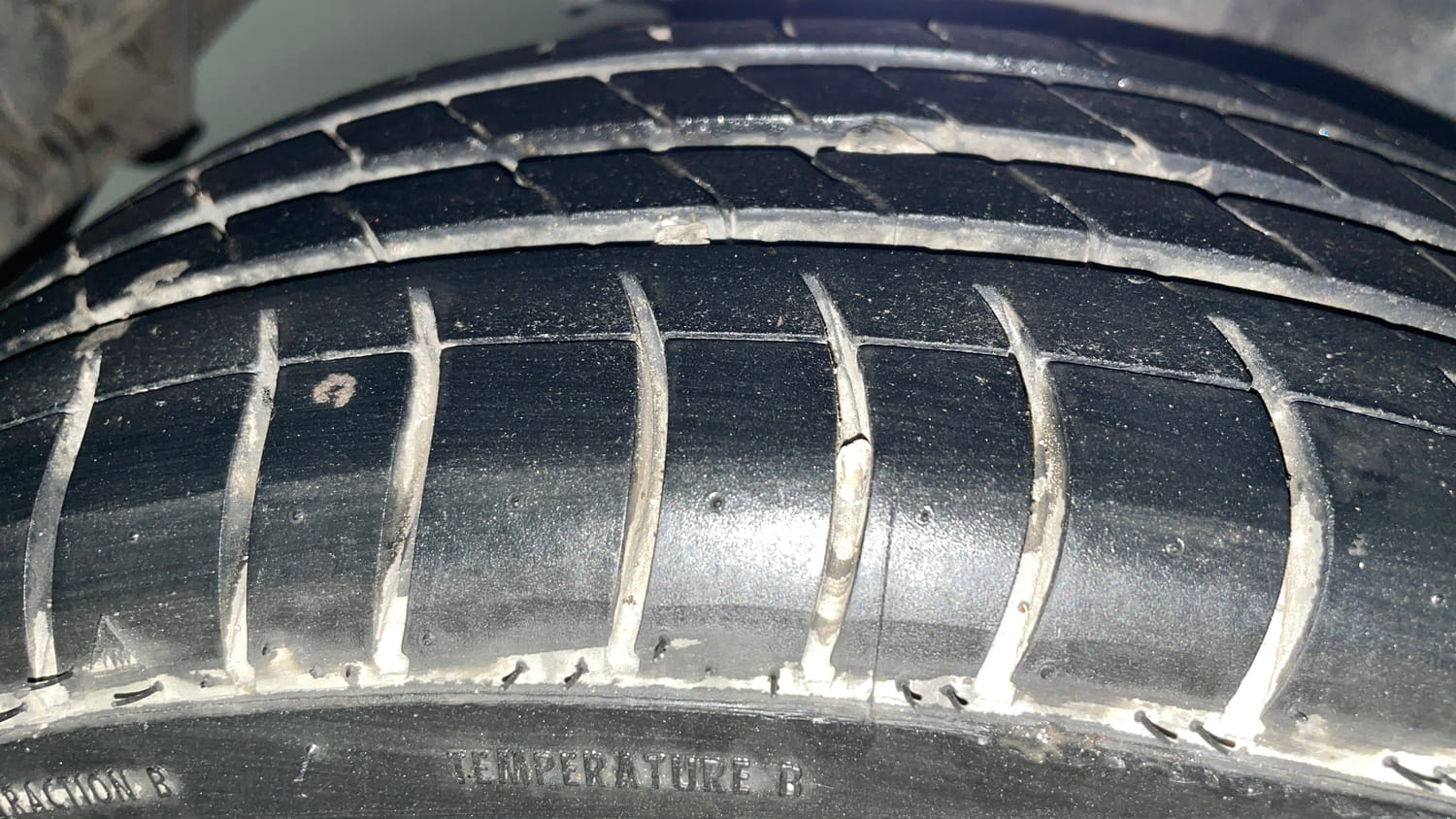 Used 2013 Hyundai Eon Magna Petrol Manual tyres RIGHT REAR TYRE TREAD VIEW