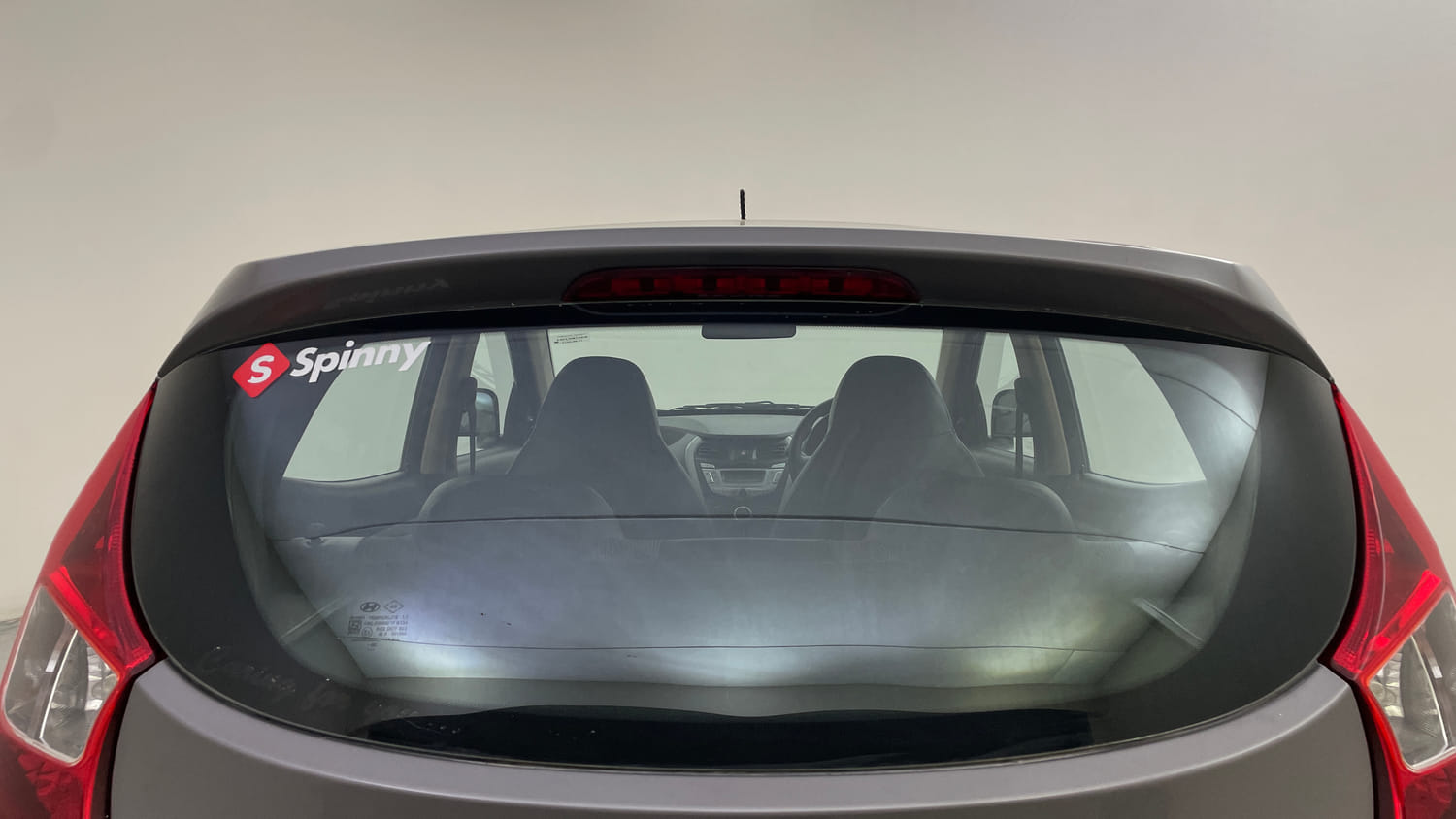Used 2013 Hyundai Eon Magna Petrol Manual exterior BACK WINDSHIELD VIEW