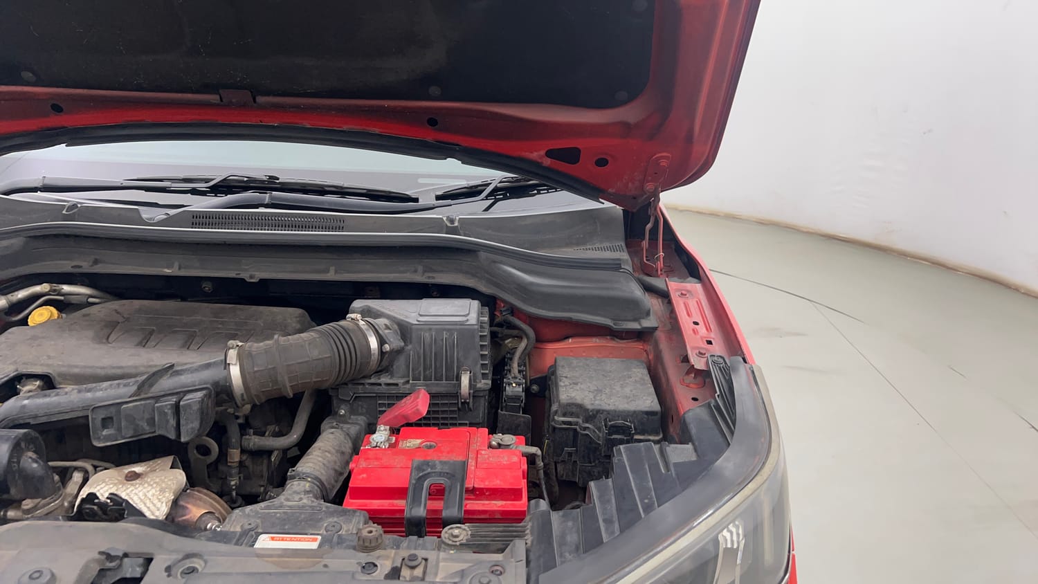 Used 2020 Mahindra XUV 300 W8 1.2 Petrol Petrol Manual engine ENGINE LEFT SIDE HINGE & APRON VIEW