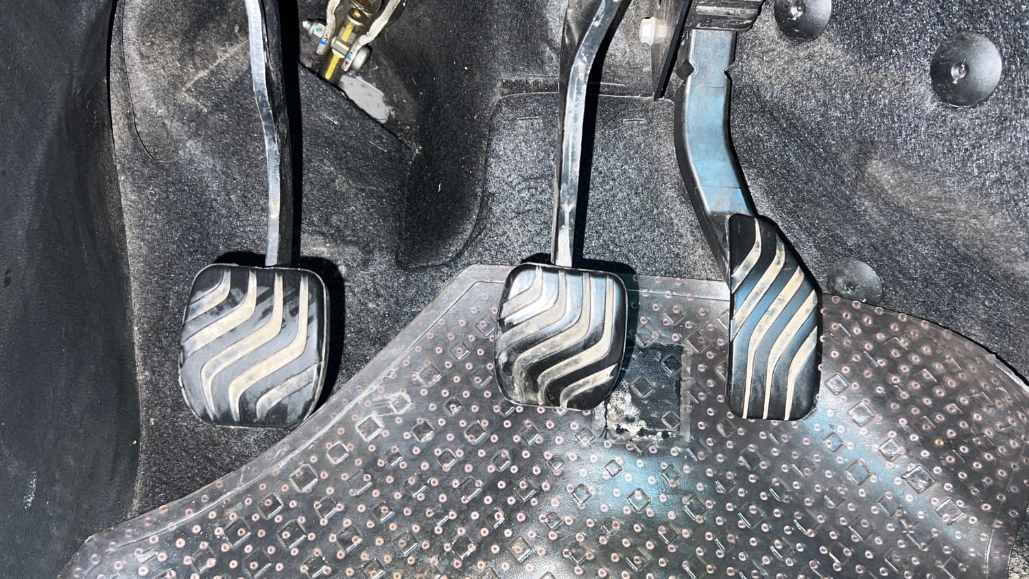 Used 2021 Renault Kiger RXZ 1.0 Turbo MT Petrol Manual interior PEDALS VIEW