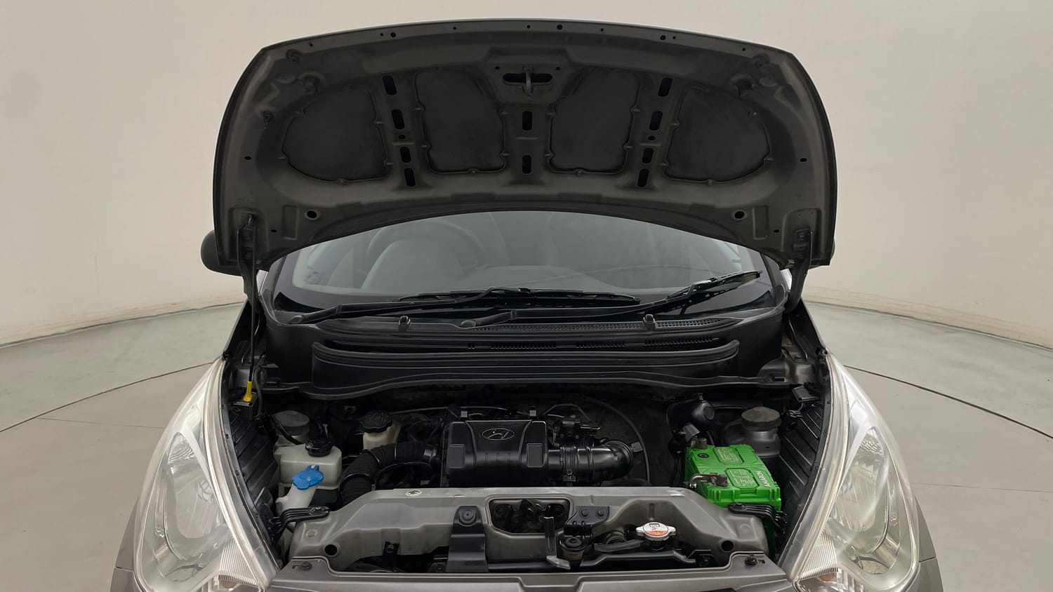 Used 2013 Hyundai Eon Magna Petrol Manual engine ENGINE & BONNET OPEN FRONT VIEW