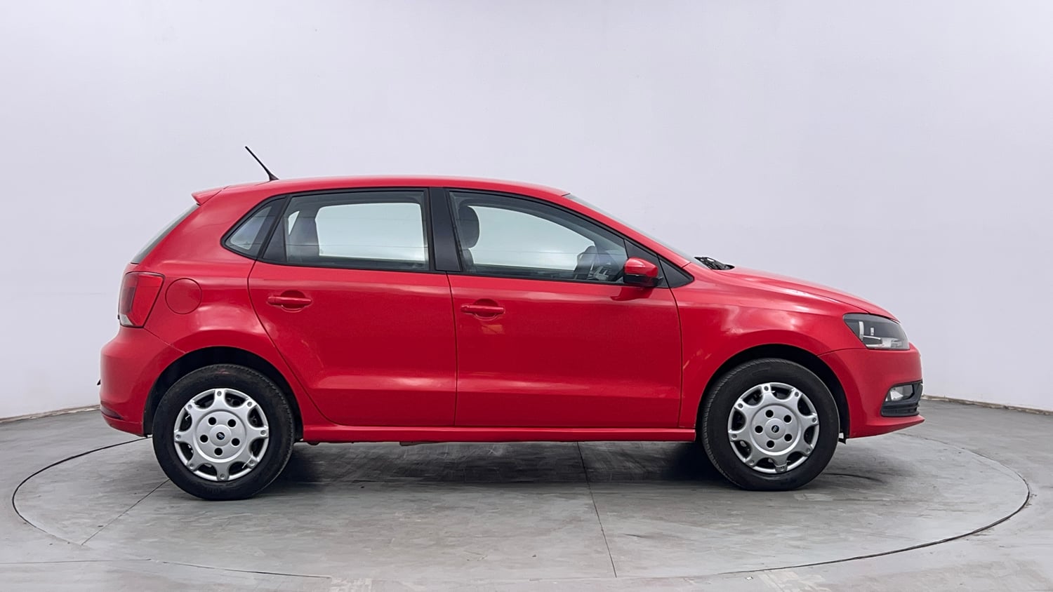 Used 2018 Volkswagen Polo Comfortline 1.5L (D) Diesel Manual exterior RIGHT SIDE VIEW