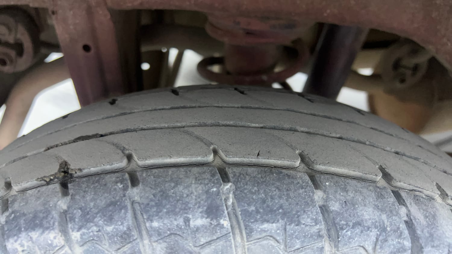 Used 2016 Maruti Suzuki Alto 800 LXi Petrol Manual tyres RIGHT REAR TYRE TREAD VIEW