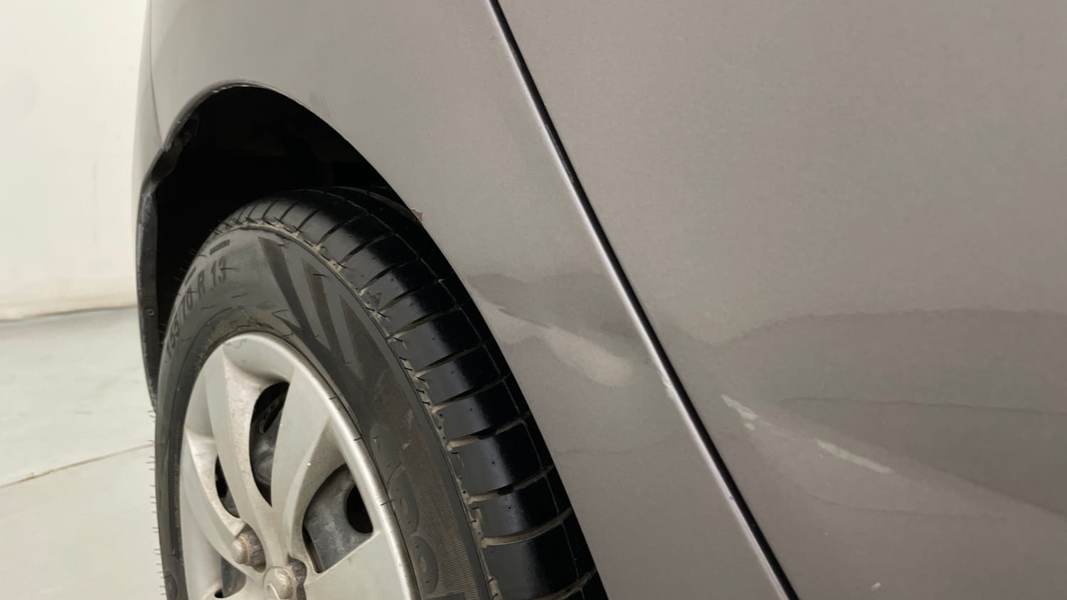 Used 2013 Hyundai Eon Magna Petrol Manual dents MINOR DENT