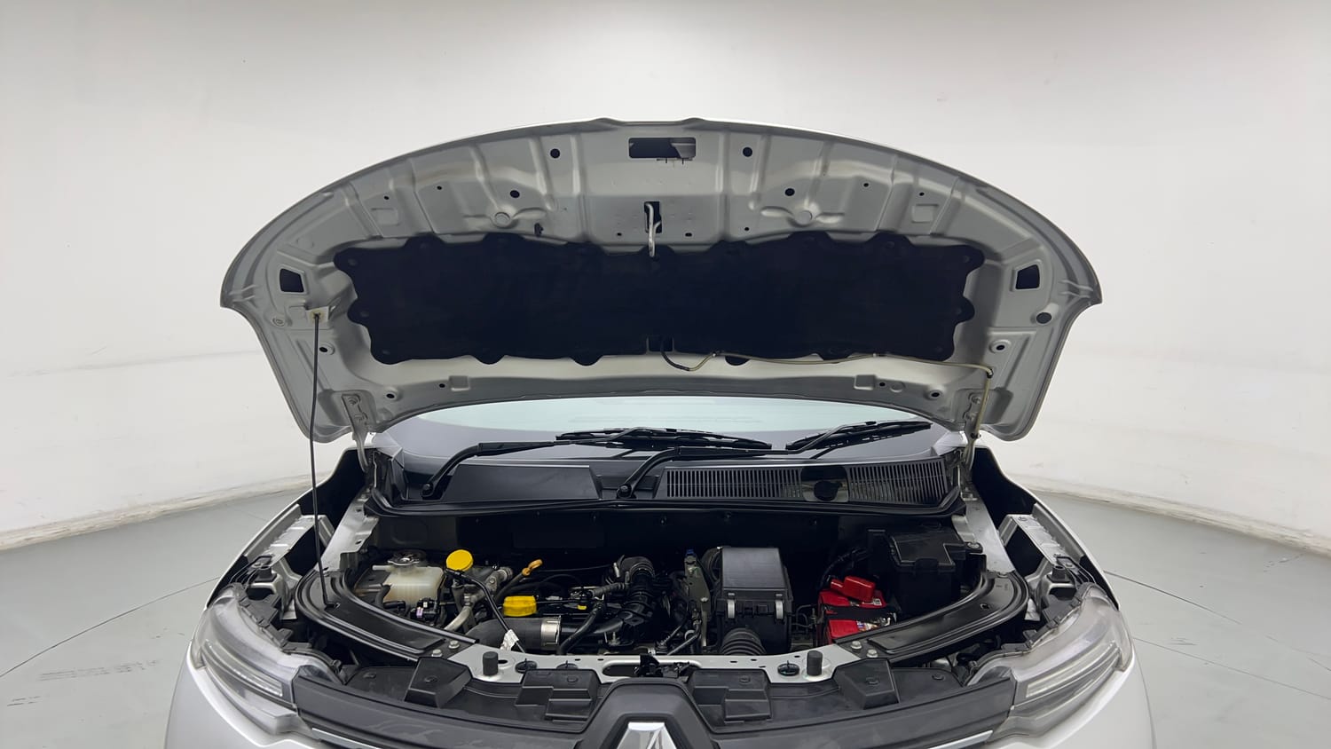 Used 2021 Renault Kiger RXZ 1.0 Turbo MT Petrol Manual engine ENGINE & BONNET OPEN FRONT VIEW