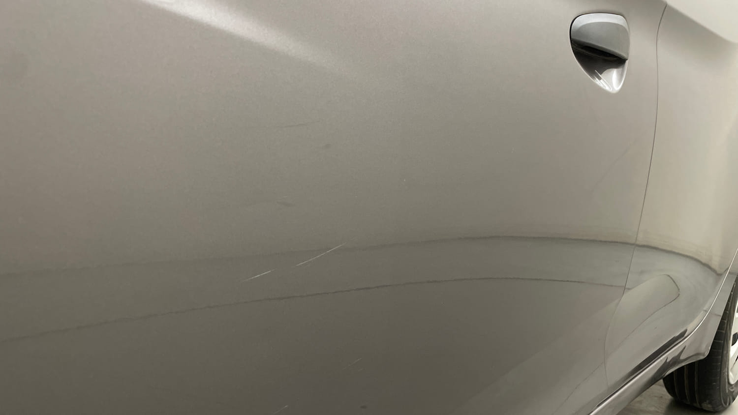 Used 2013 Hyundai Eon Magna Petrol Manual dents MINOR SCRATCH