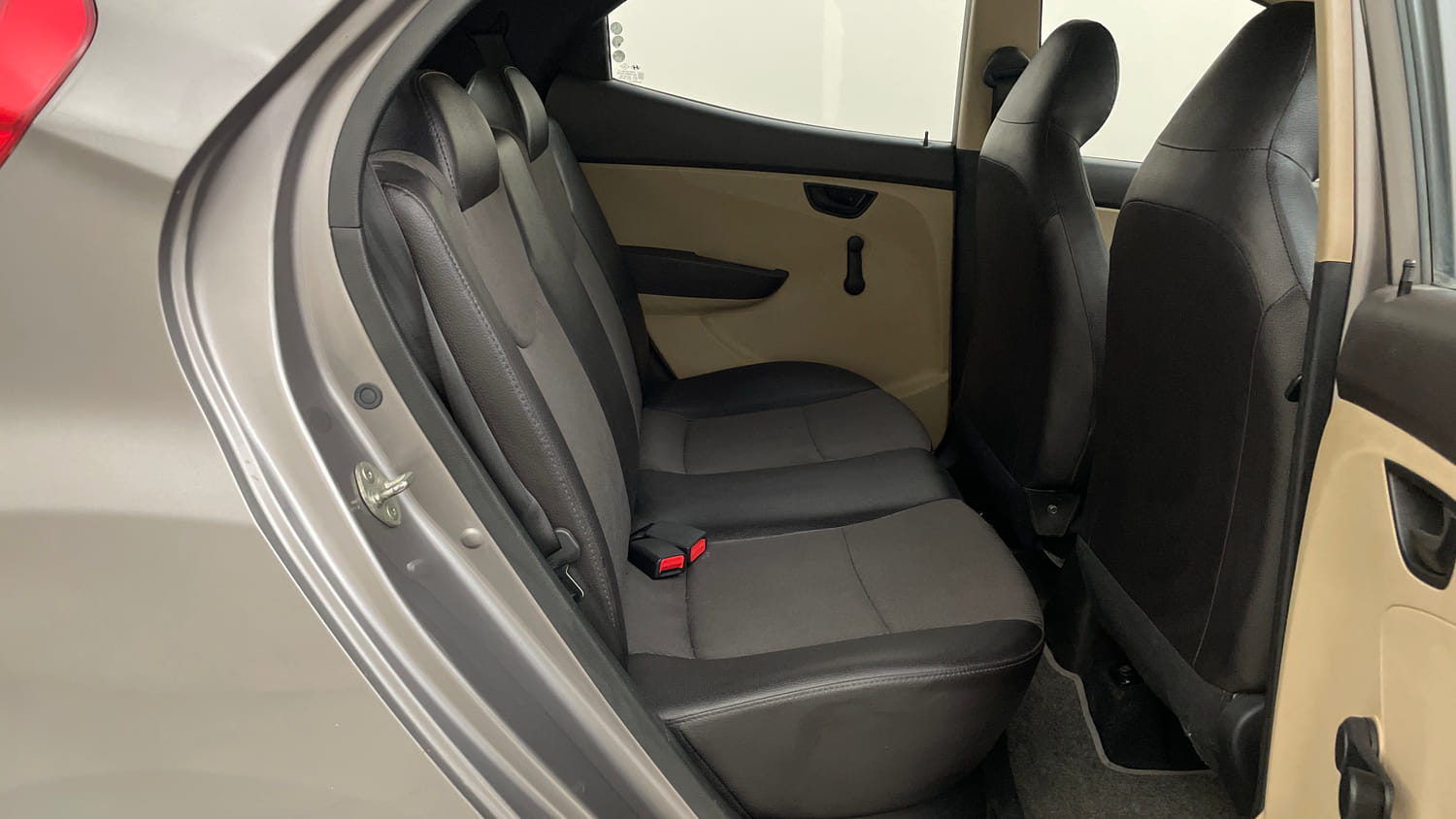 Used 2013 Hyundai Eon Magna Petrol Manual interior RIGHT SIDE REAR DOOR CABIN VIEW