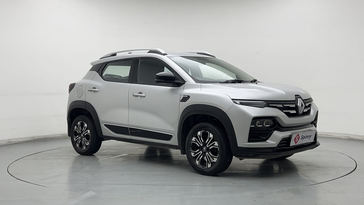 Used 2021 Renault Kiger RXZ 1.0 Turbo MT Petrol Manual exterior RIGHT FRONT CORNER VIEW