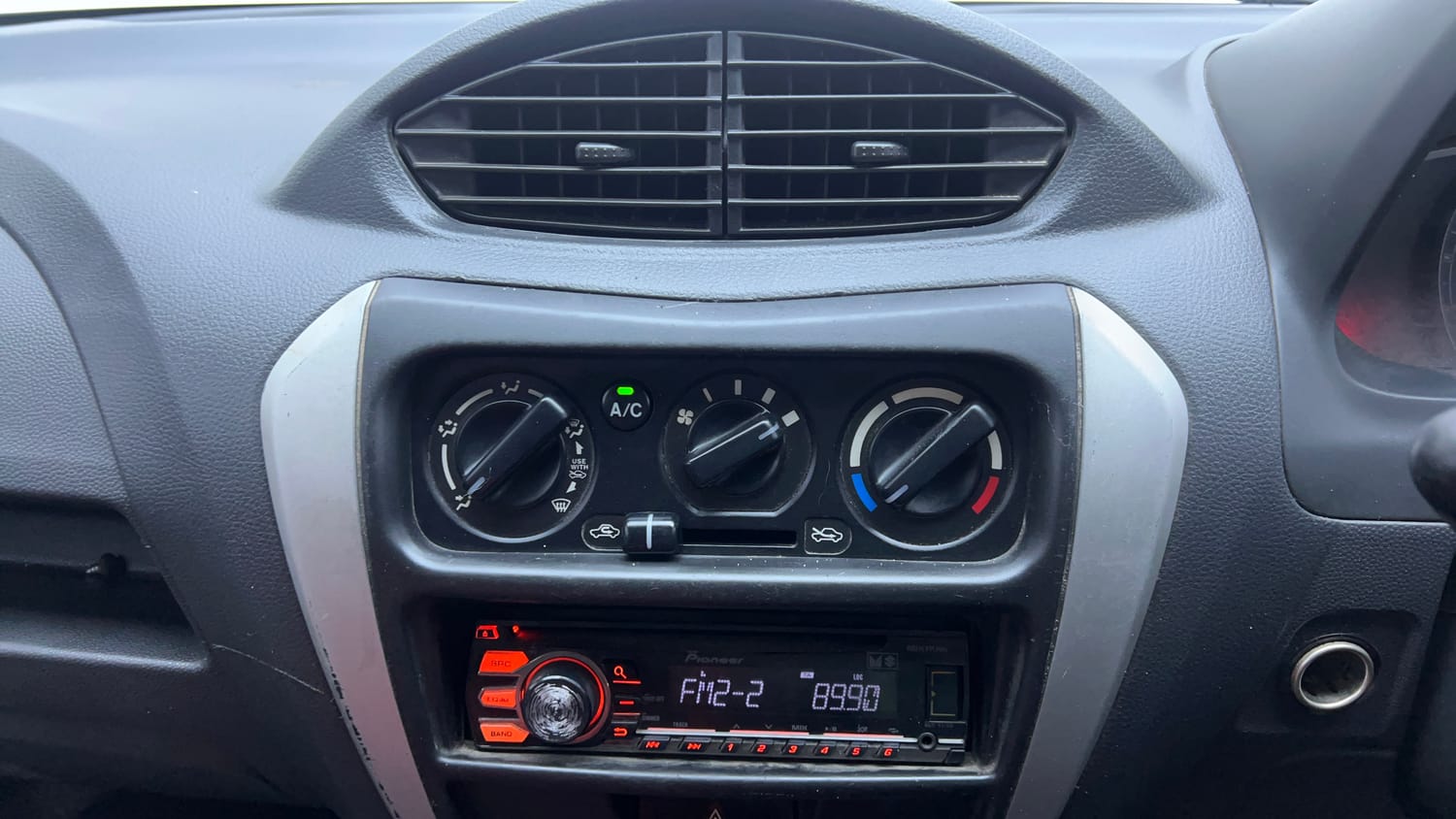 Used 2016 Maruti Suzuki Alto 800 LXi Petrol Manual interior MUSIC SYSTEM & AC CONTROL VIEW