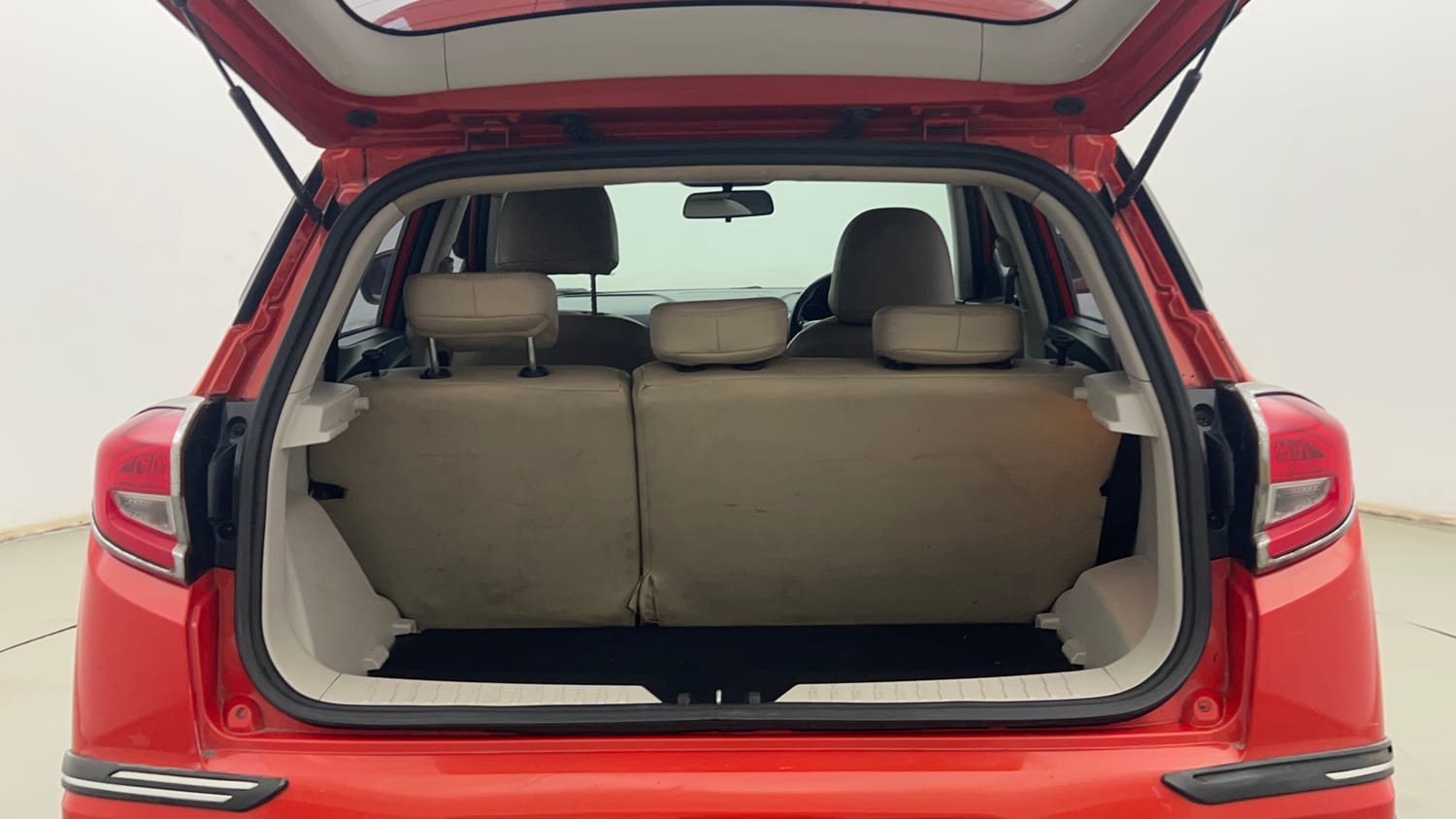 Used 2020 Mahindra XUV 300 W8 1.2 Petrol Petrol Manual interior DICKY INSIDE VIEW